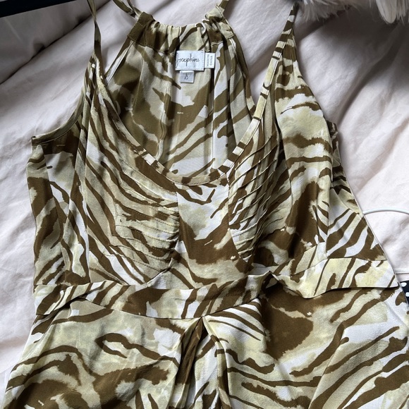 JOSEPHINE MAXI DRESS IN SMALL - Picture 5 of 5